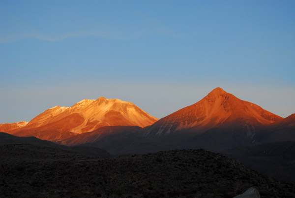 Nevado Chachani (6075m) and a smaller peak