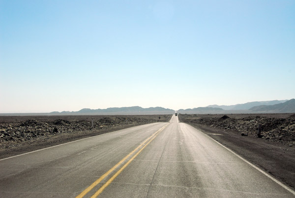 The Panamerican Highway leading north out of Nazca