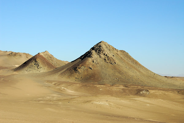 Desert landscape near Ica