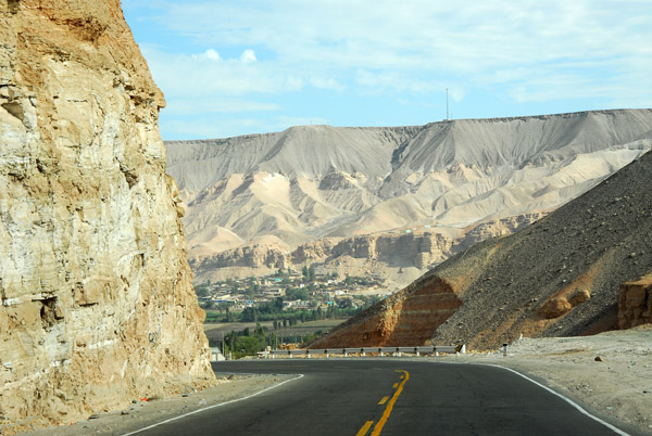 Descending into the river valley at Vitor, Peru