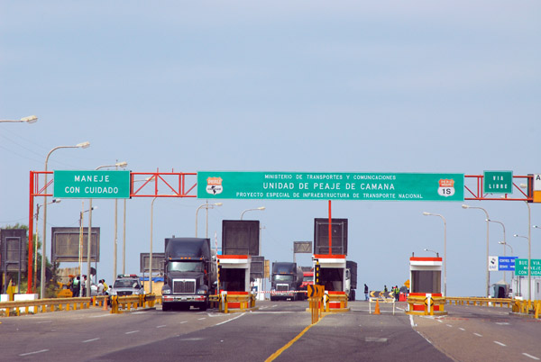 Toll booth (Peaje) Camaná, Panamerican Highway