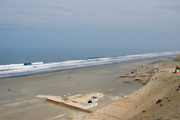 The beach at Camaná