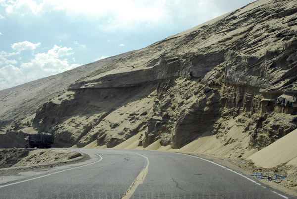 The Panamerican Highway climbing again