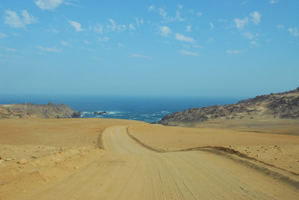 Puerto Inca is a quiet spot 1.8 km off the Panamerican Highway