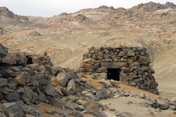 Tombs, Puerto Inca