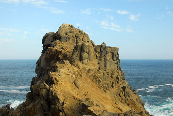 Prominent outcropping, Puerto Inca