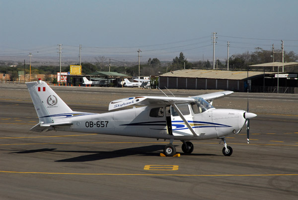 Ancient Cessna 172 (OB-657) now flying aerial tours of Nazca