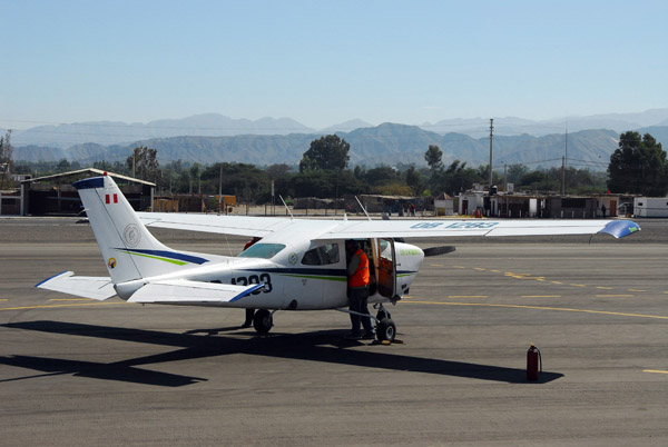 Aeroparacas Cessna 210 (OB-1283) Nazca