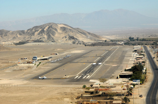 Final approach, runway 23, Nazca