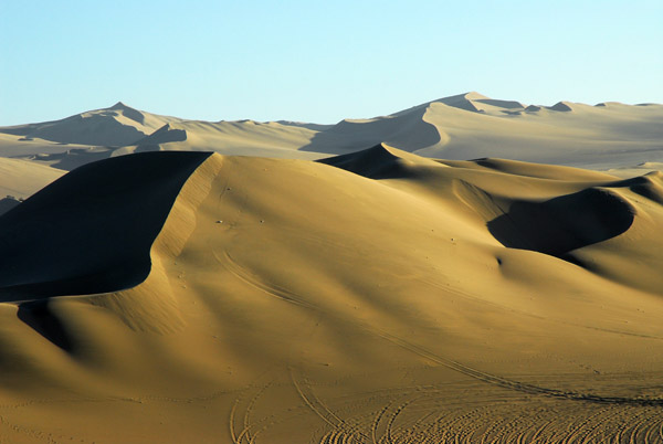 Sand dunes, Huacachina