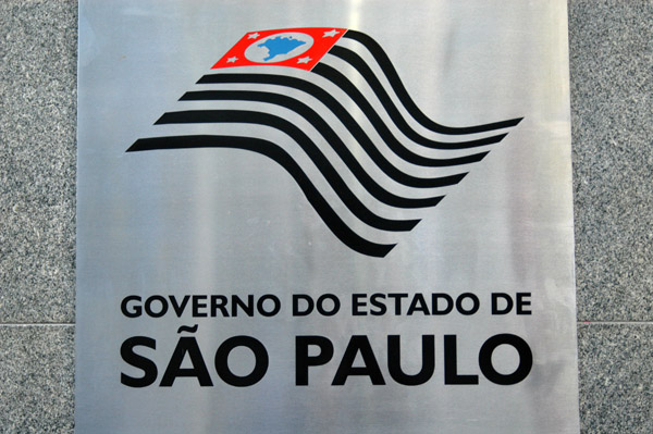 Governo do Estado de So Paulo with the state flag