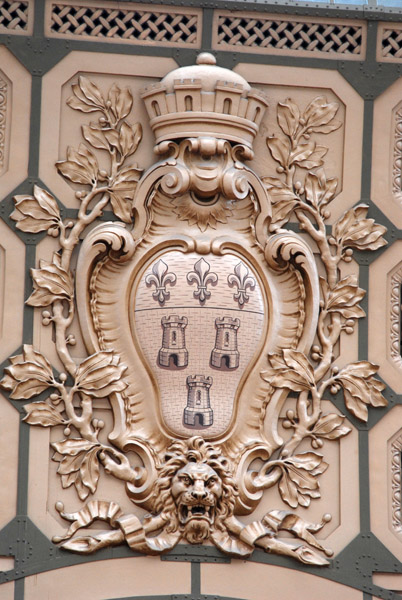 Coat-of-arms with three fleur-de-lis and three towers from Gare d'Orsay