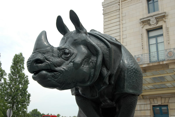 Sculpture of a Rhino in front of the Muse d'Orsay
