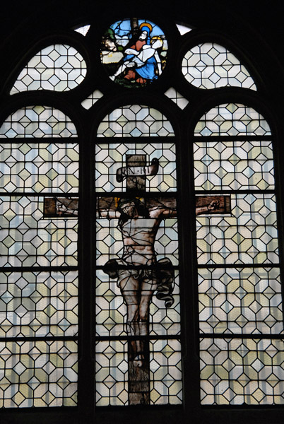 17th C. stained glass window of the Crucifixion, Chapelle des Fonts Baptismaux, Saint-tienne-du-Mont