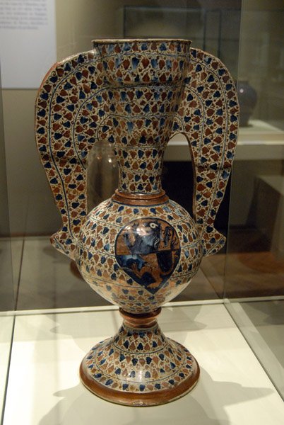 Winged vase with a medieval Italian coat-of-arms from Florence or Siena, 1465-69