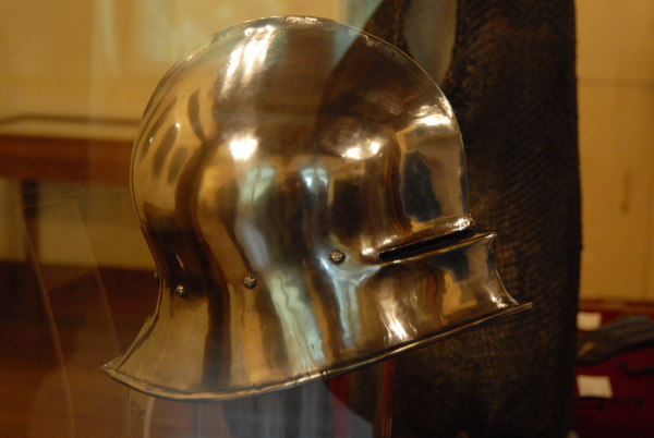 Steel helmet, Musée du Cluny