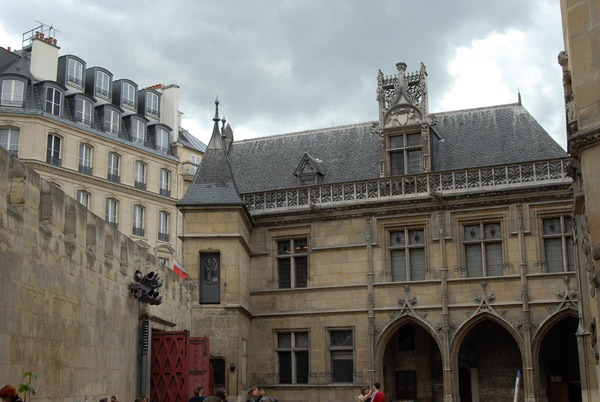 Courtyard of the Hôtel du Cluny (late 15th C) which houses the French National Museum of the Middle Ages