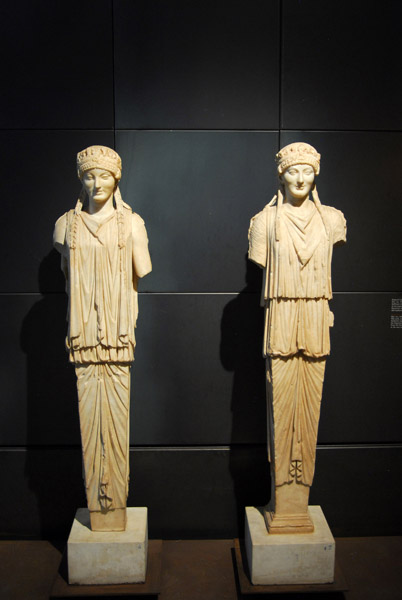 A pair of Caryatids, Sale degli Horti di Mecenate