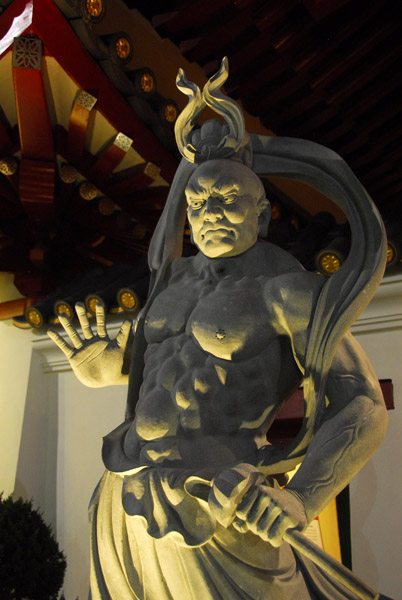 Guardian of the Buddha Tooth Relic Temple, Chinatown