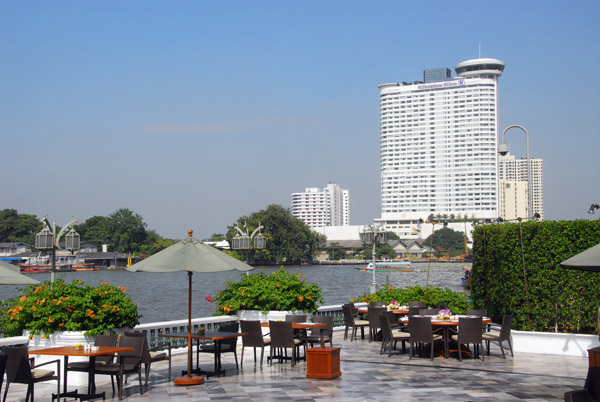 Looking up the Chao Phraya River from the Oriental to the Millenium Hilton