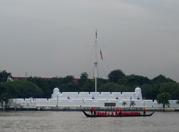 Wichai Prasit Fort in front of Royal Thai Navy Headquarters