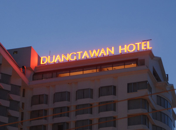 Duangtawan Hotel - good location near the night market, Chiang Mai