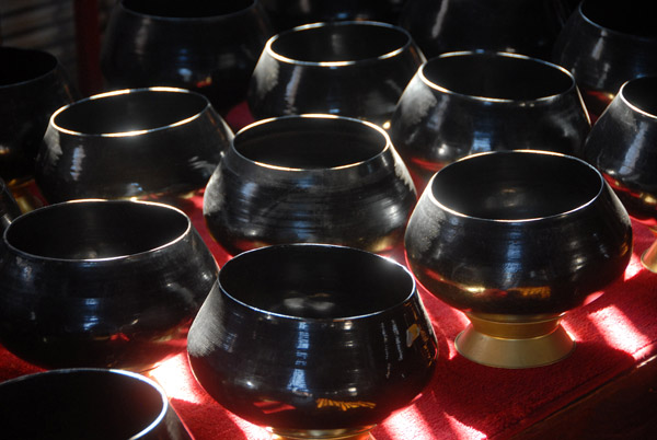 Begging bowls, Wat Phan Tao, Chiang Mai