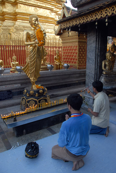 Supplicants, Wat Phra That Doi Suthep