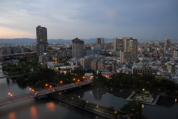 Night falls, Imperial Hotel, Osaka