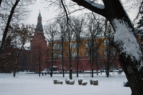 Alexandrovsky Gardens along the western wall of the Kremlin in winter