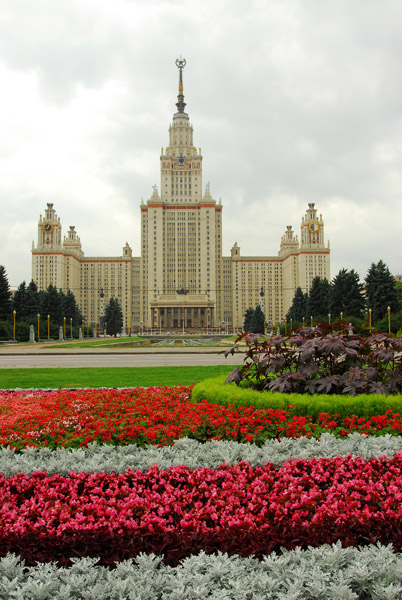 Flowers in front of Lomonsov Moscow State University