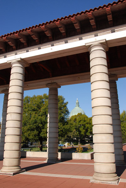 Colonnade between Bancroft Hall and the dining hall