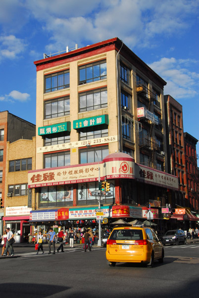 East Broadway at Pike Street, Chinatown
