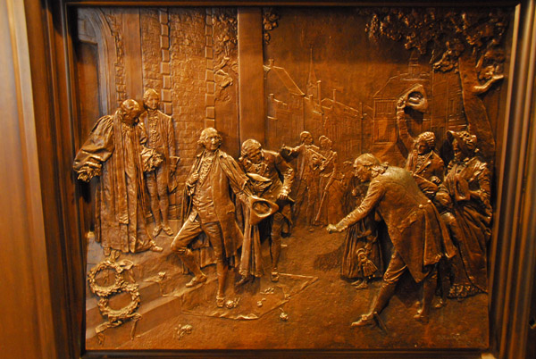 Bronze panel showing George Washington