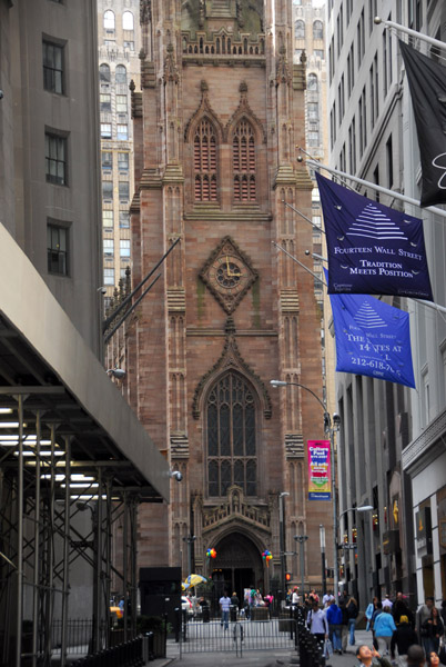 Trinity Church seen from Wall Street