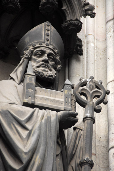 Kölner Dom statues - Bishop
