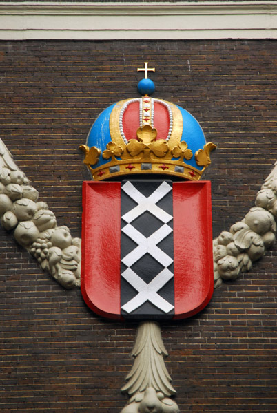 Coat-of-Arms of Amsterdam, Kalverstraat 92