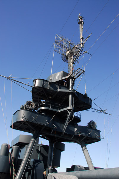 Rear tripod mast of USS Texas with range finder