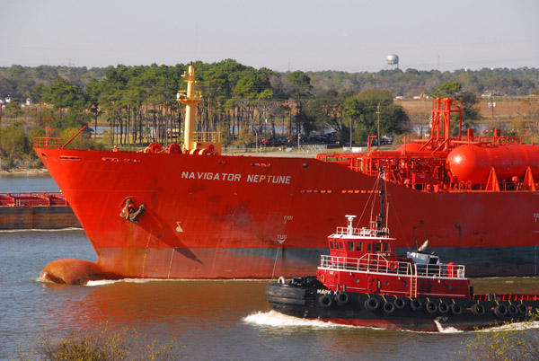 Tugboat Mark K escorting the Navigator Neptune, Port of Houston