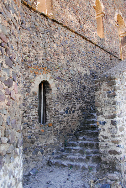 Outer staircase, Guzara Castle