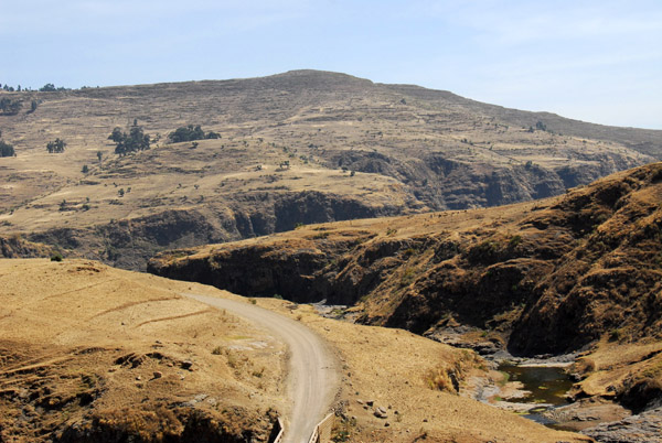 The road from Debark to Simien Mountains Nationanl Park