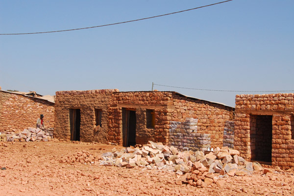Togo Ber, stone huts with rubble