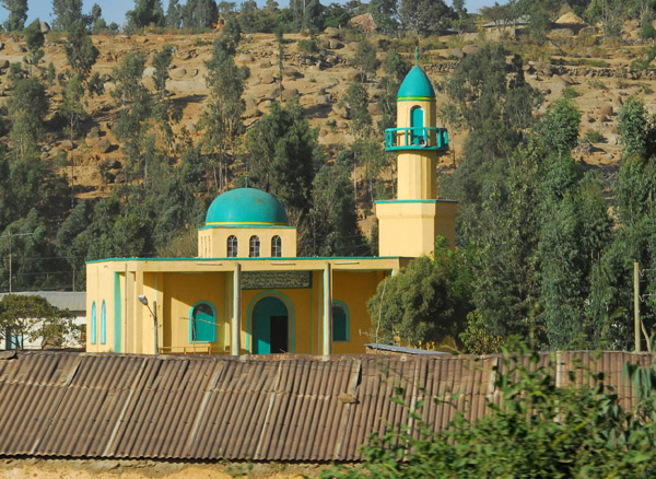 Yellow and aqua-green seem to the the Ethiopian mosque coloros