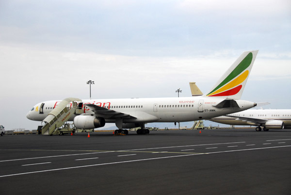 Ethiopian Airlines Boeing 757 (ET-AMK) Addis Ababa Bole Int'l