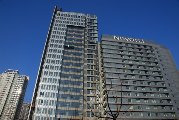 Novotel Sanyuan Hotel, conveniently located at the Beijing Airport Express Sanyuanqiao station near the Third Ring Road