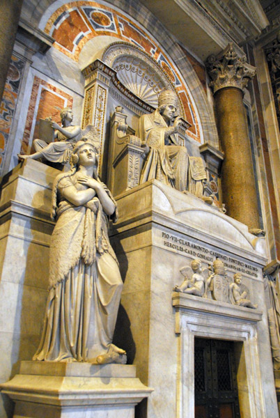Monument to Pope Pius VII (1800-1823) by protestant sculptor Bertel Thorvaldsen ca 1830