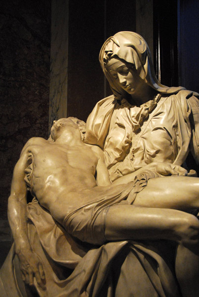 Copy of Michelangelo's Pietà at the entrace to the Pinacoteca
