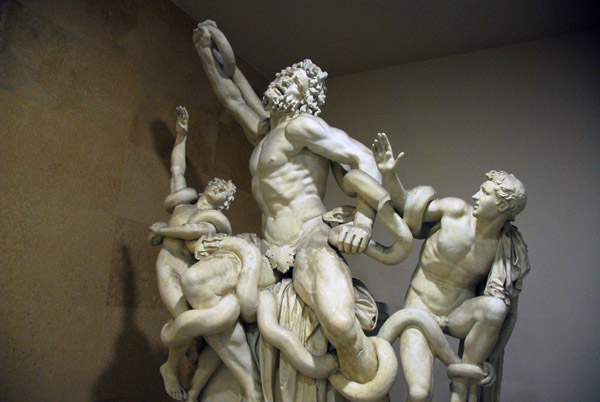 Reproduction of the Laocoön with the missing pieces replaced