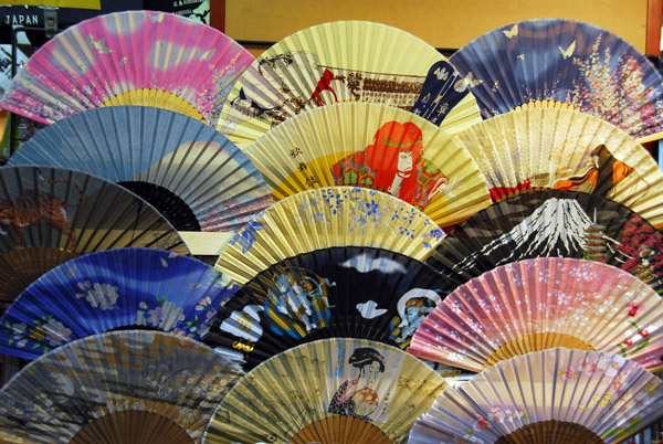 Japanese folding fans 扇子 (sensu) Nakamise-dōri, Asakusa