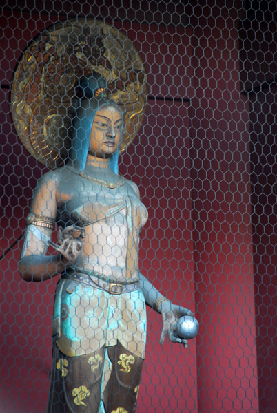 The Buddhist goddess Kinryū, Kaminarimon